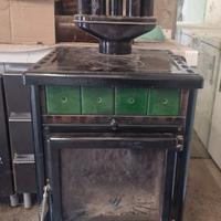 stufa a legna in maiolica