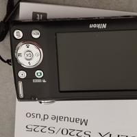 Nikon Coolpix S220/S225 con fotocamera digitale 