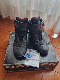 Scarpe stivaletti da moto alti e imbottiti per la 