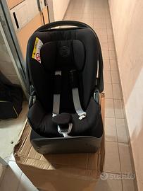 Cybex cloud T I-Size Sepia Black e base 360 gradi