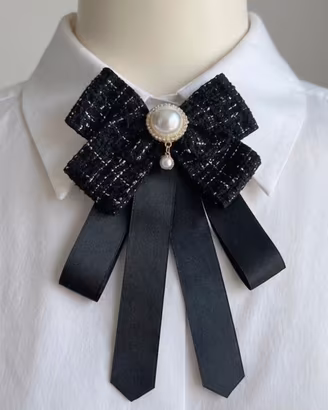 Spilla Fiocco in Tweed e Raso con Perla Old Money