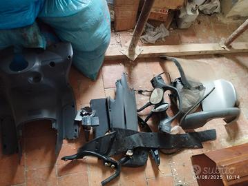 Pezzi di ricambio Honda Pantheon Anno 2000