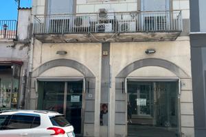 Locale commerciale corso durante Frattamaggiore