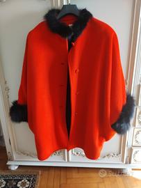 cappotto collo e polsini in pelliccia 
