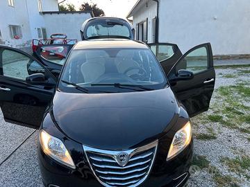 Lancia Ypsilon 0.9 TwinAir 85 CV 5 porte Metano Ec