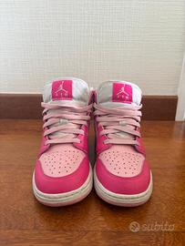  Air Jordan 1 Mid "Fierce Pink"