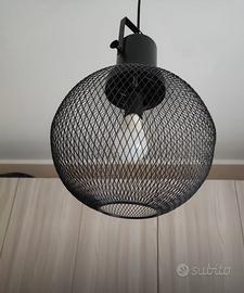 Lampadario in ferro battuto a globo