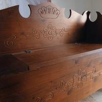 elegante cassapanca in legno a due posti 