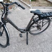 bicicletta pedalata assistita come nuova 