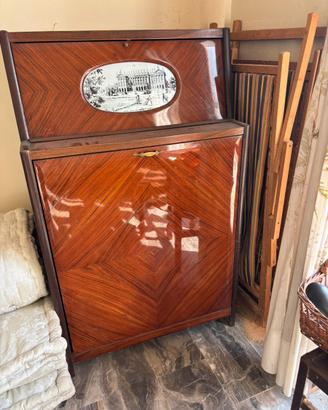 Credenza anni 70 con letto a scomparsa