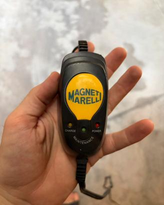 Mantenitore di carica moto e scooter