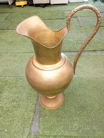 Anfora in autentico rame bianco.