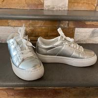 Scarpe sportive