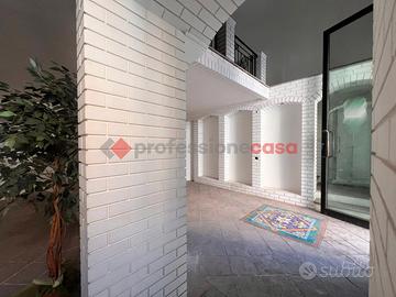 Negozio Acireale [MA-M2C-SPACG]