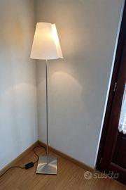 Lampada da terra Leucos