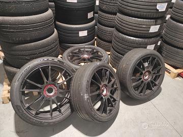 CERCHI E GOMME OZ SUPERLEGGERI PORSCHE 992.2 GTS