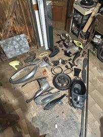 pezzi aprilia sr fari tondi