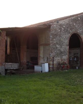 Vendita ex stalla con terreno di pertinenza