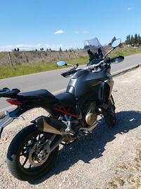 Ducati Multistrada V4S Aviator grey 