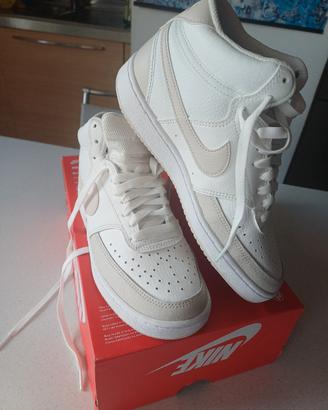 Nike 38 court vision mid