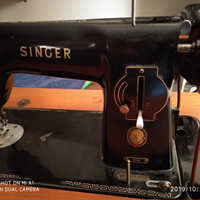 Singer con mobile originale