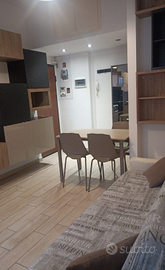 Bilocale fronte metro