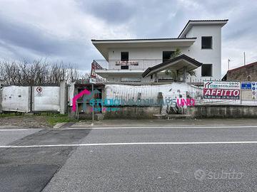 Immobile di 200 m² a Saviano