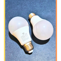 2pz Lampadina LED AC220V E27 9W con Sensore di Mov