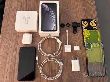 IPHONE  XR con accessori