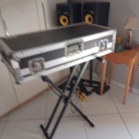 Consolle completa con Flycase mixer e lettori