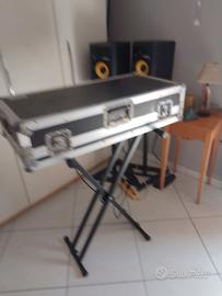 Consolle completa con Flycase mixer e lettori