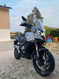 CF Moto 650 MT