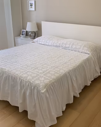 Copriletto uncineto fatto a mano di grande pregio