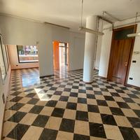 Privato affitta negozio/ufficio centro Spresiano