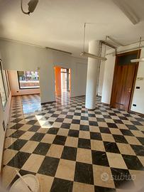 Privato affitta negozio centro Spresiano