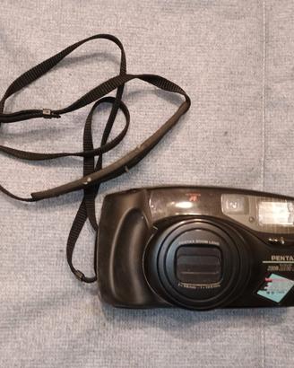 varie macchine foto digitali e una classica