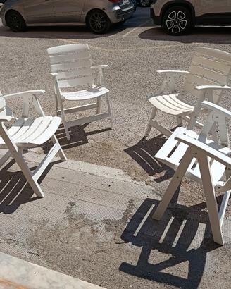 Sedie pieghevoli da giardino.
