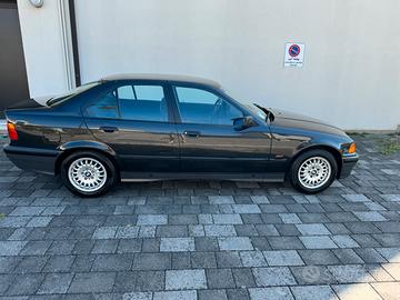 BMW 318 i serie E36