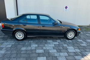 BMW 318 i serie E36