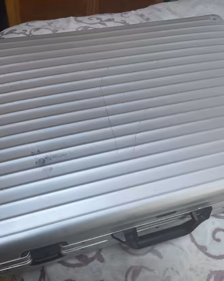Rimowa in alluinio