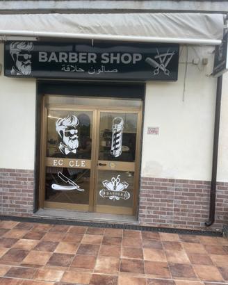 Locale adibito a salone da barbiere