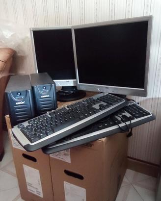 Computer desktop Intel i3 più monitor