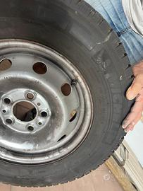 Ruote michelen 215/70 r15c