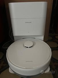 Robot aspirapolvere  che lava