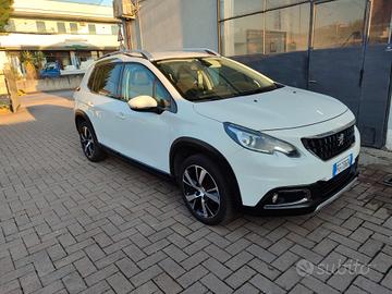 Peugeot 2008 BlueHDi 100 Allure