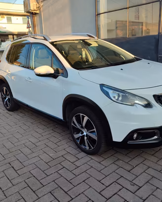 Peugeot 2008 BlueHDi 100 Allure