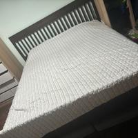 Letto matrimoniale 2m x 1,8m (senza materasso)