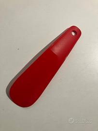 Calzascarpe Corto in Plastica 16cm Rosso