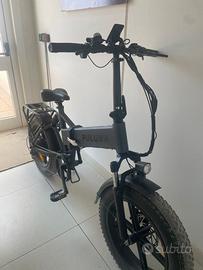 Bici elettriche fat bike 500/750w di picco
