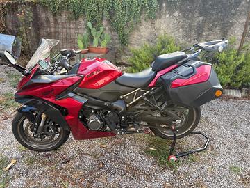 Suzuki GSXS 1000 GT